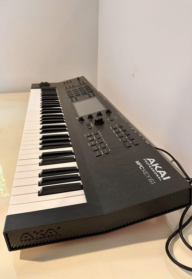 AKAI Professional MPC Key 61 - Closer Look