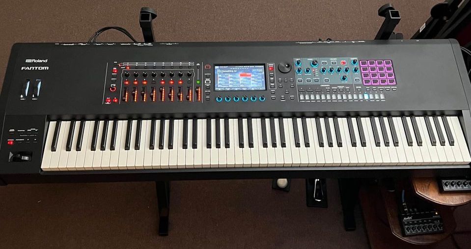 Roland FANTOM-8