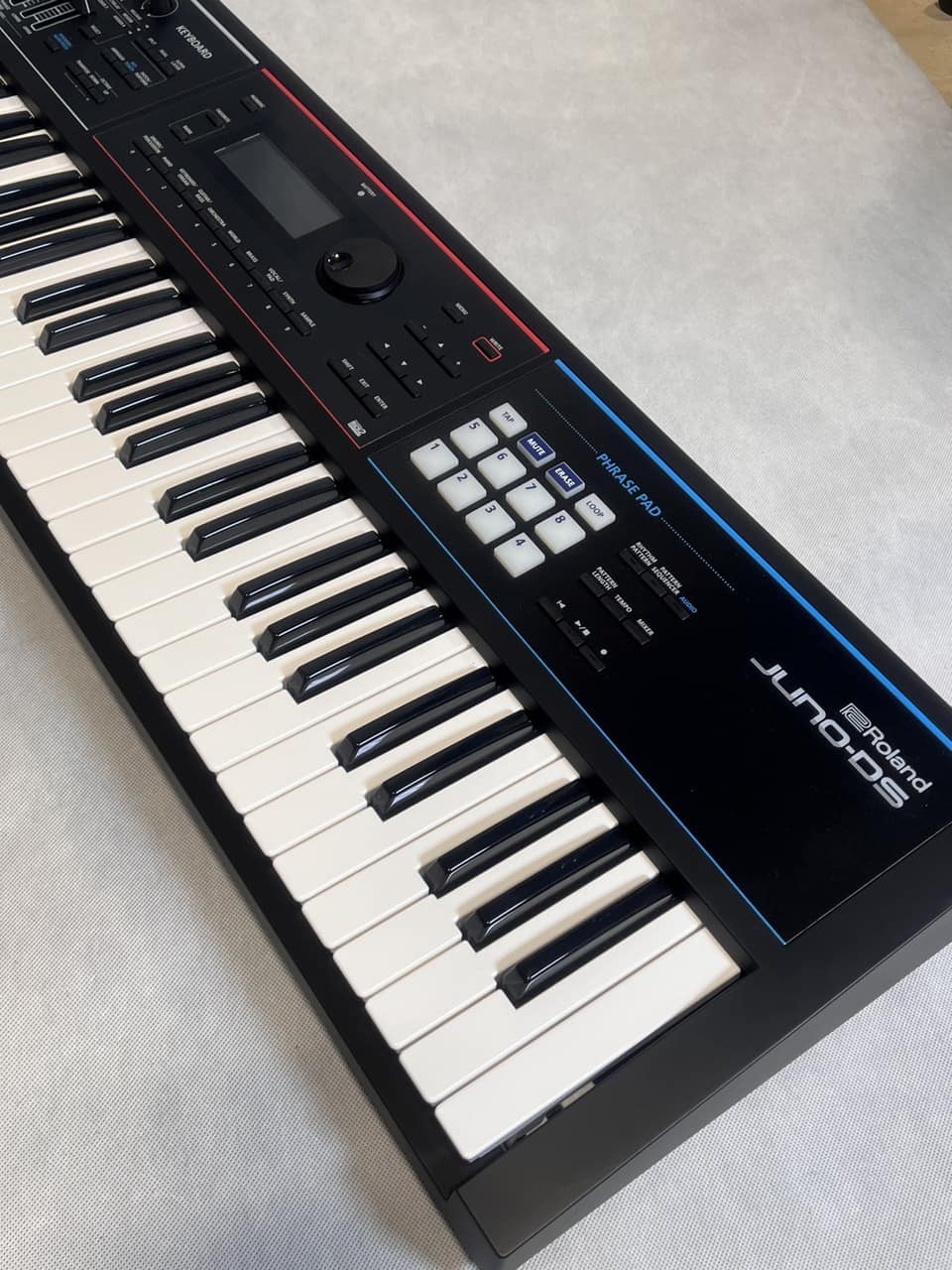 Roland JUNO-DS61