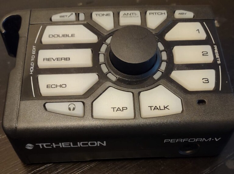 6 Best Vocal Effects Processors for Live Performance