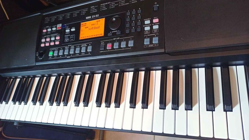 Korg EK-50