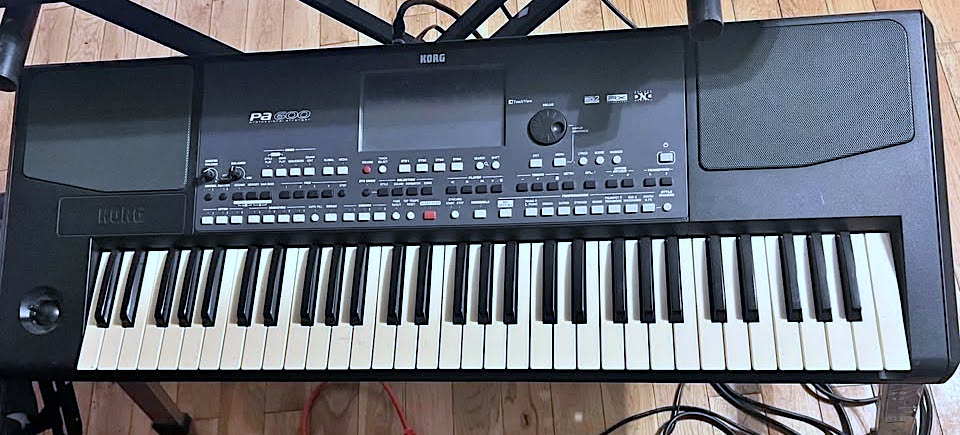 Korg PA600