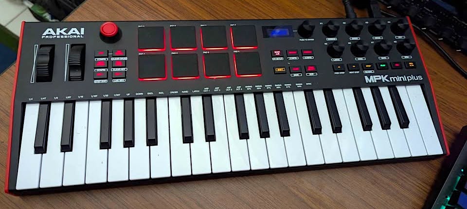 Akai MPK Mini Plus